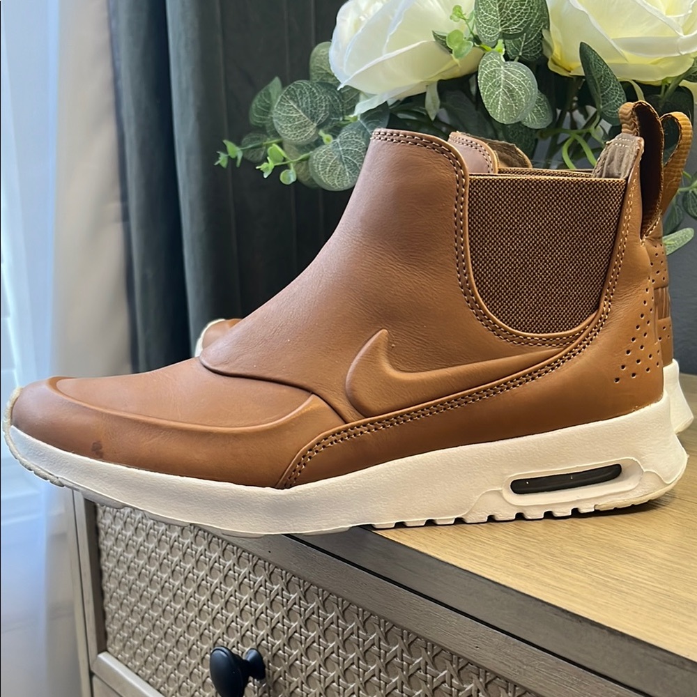 Nike Air max Thea Tan Leather Slip-On Shoes